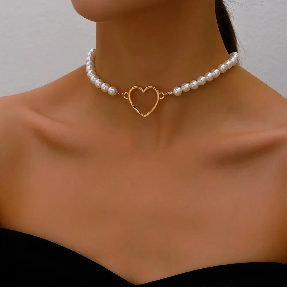 Elegant Black Ribbon Choker Necklace with White Pearls: Timeless Elegance