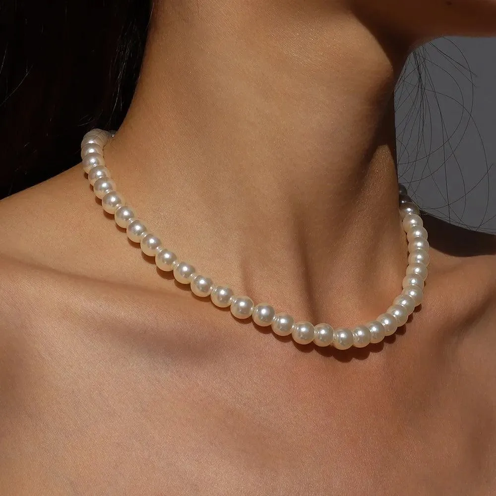 Elegant Black Ribbon Choker Necklace with White Pearls: Timeless Elegance
