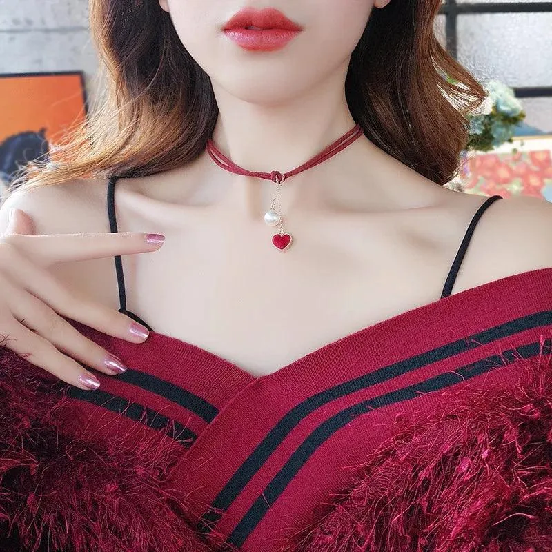 Elegant Black Ribbon Choker Necklace with White Pearls: Timeless Elegance