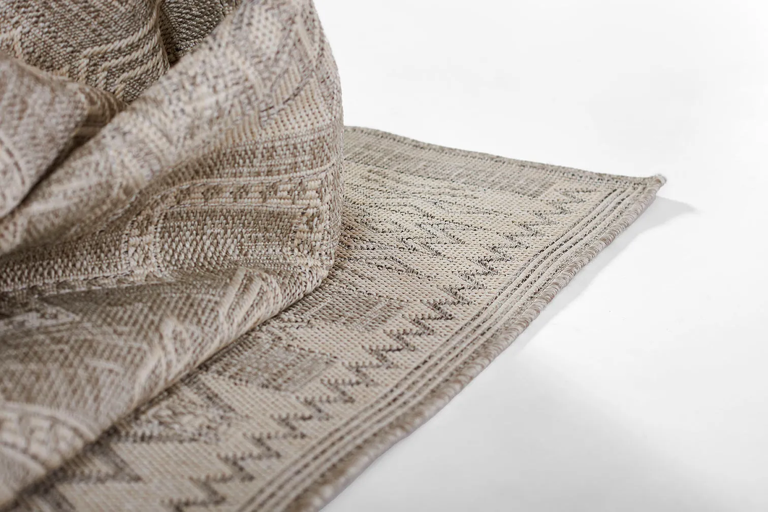 Harbor Grey Motif Outdoor Rug