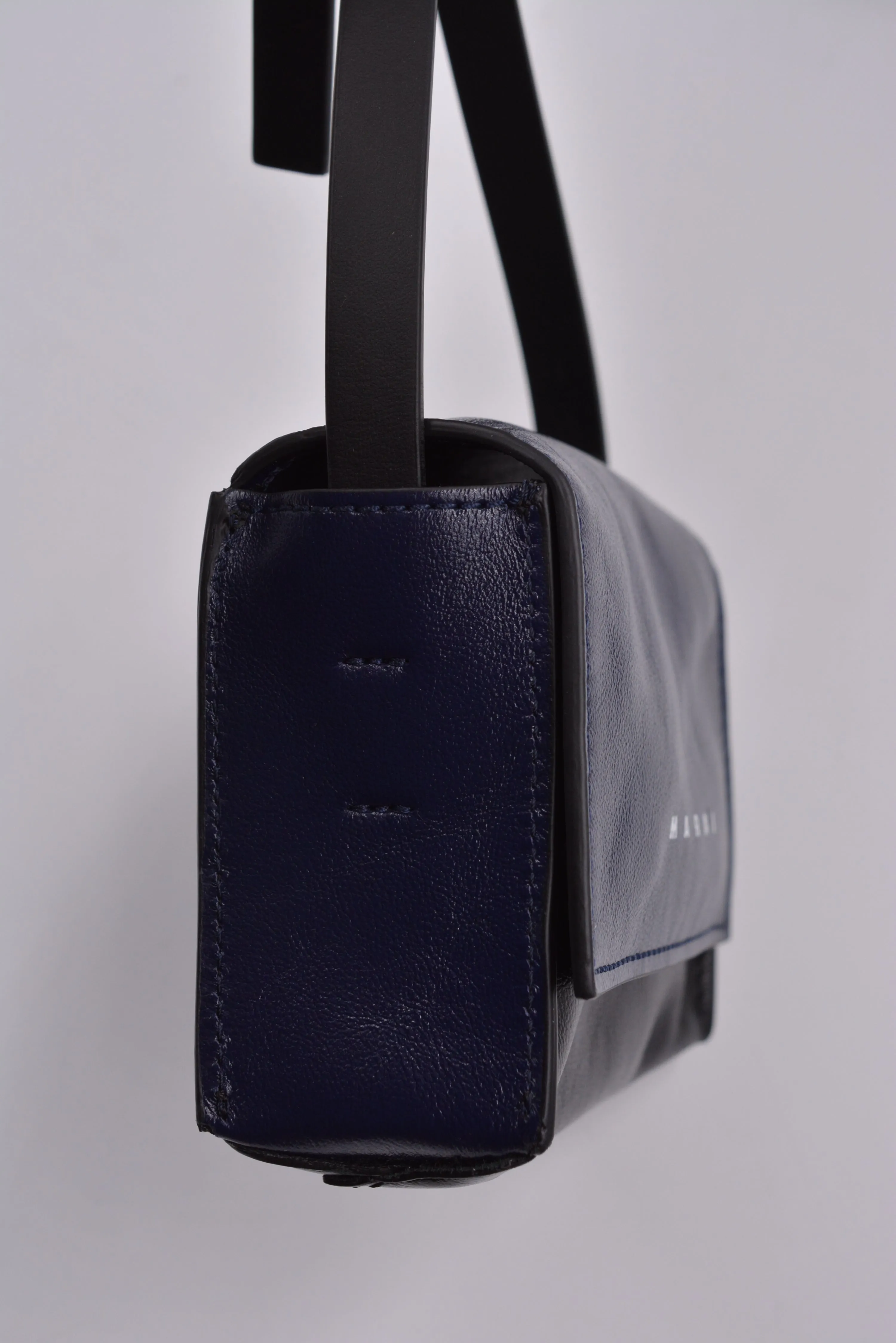 MARNI SBMQ0082U0 MINI MESSENGER BAG NAVY/BLACK