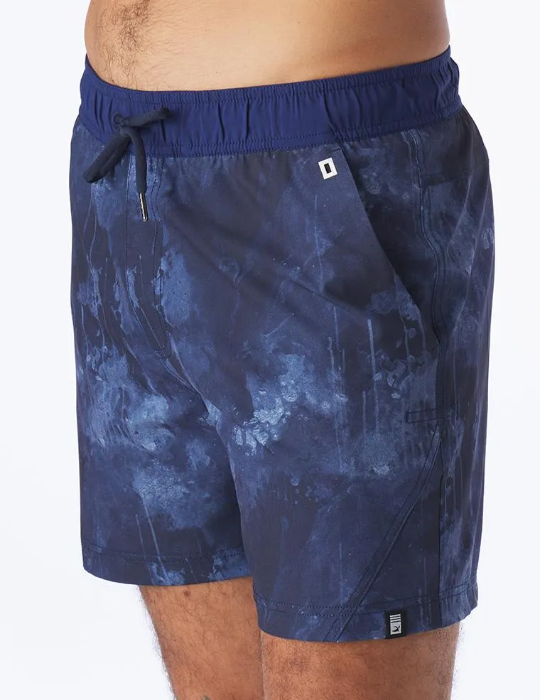 Versatility Short 7.5": Indigo Cloud Drip Print
