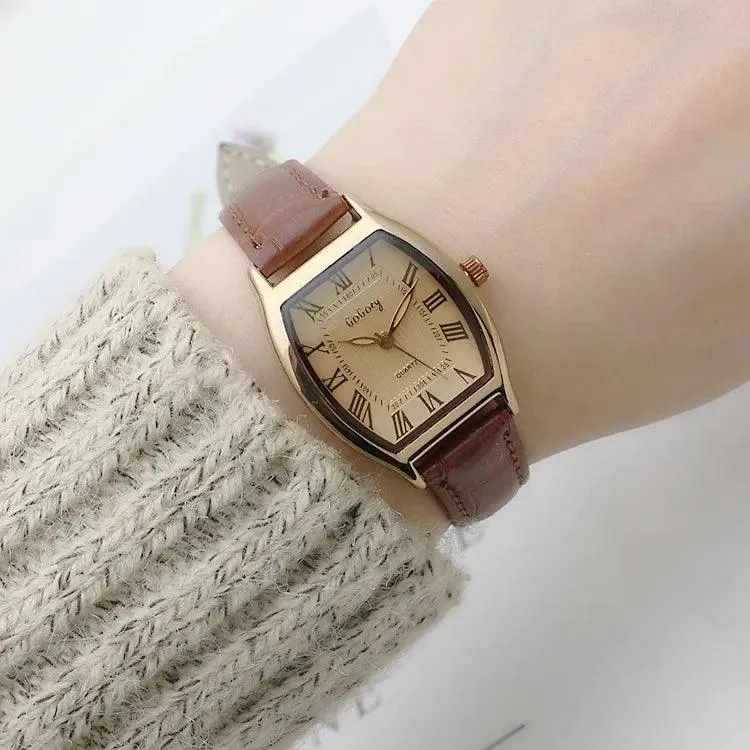 Vintage Brown Leather Women's Watch: Timeless Retro Elegance