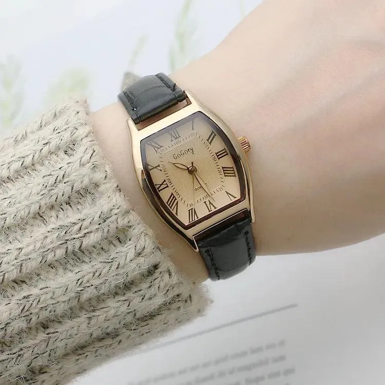 Vintage Brown Leather Women's Watch: Timeless Retro Elegance