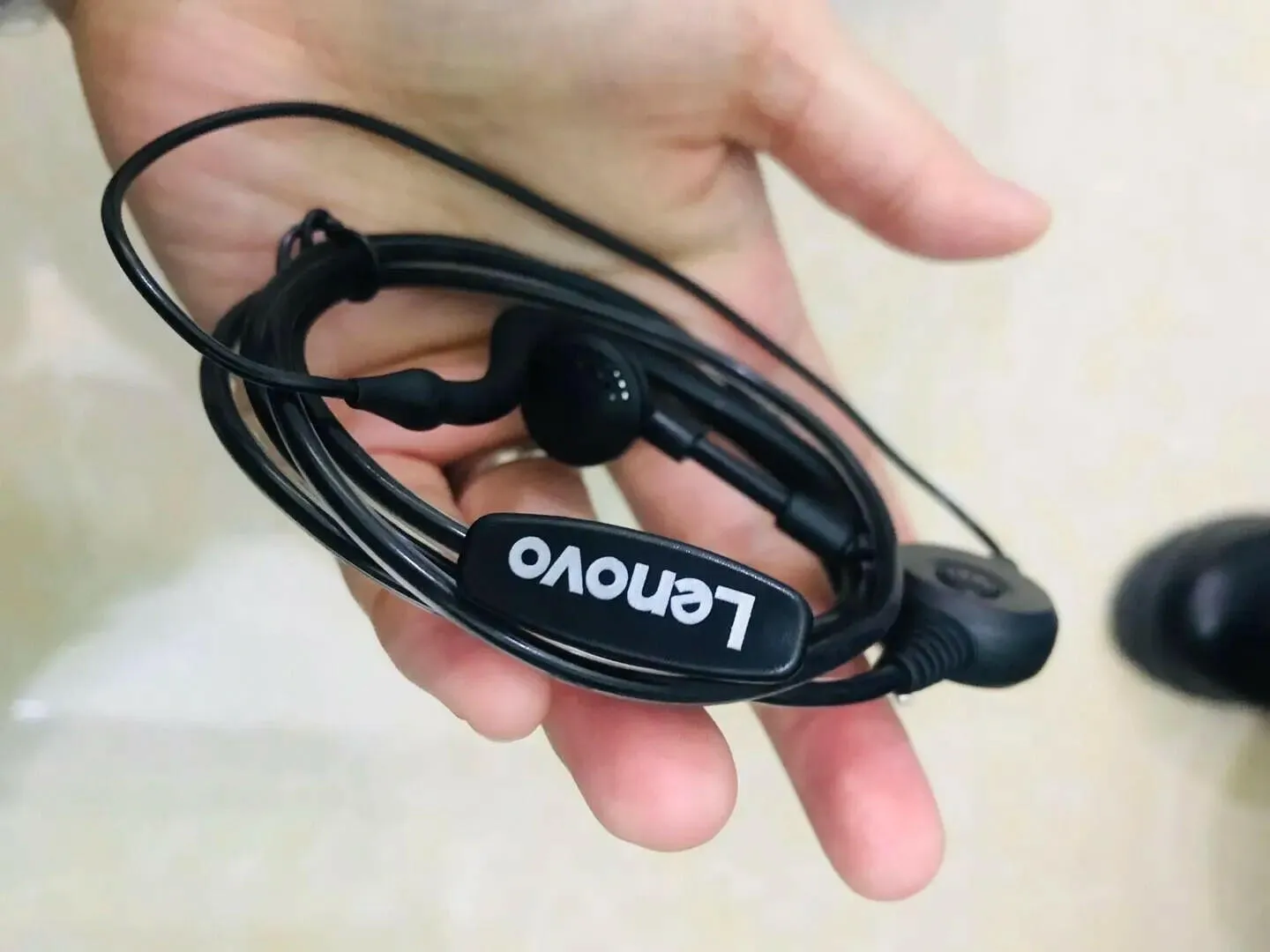 Walkie Talkie Earpierce handsfree  for Kewood Type Smile Face