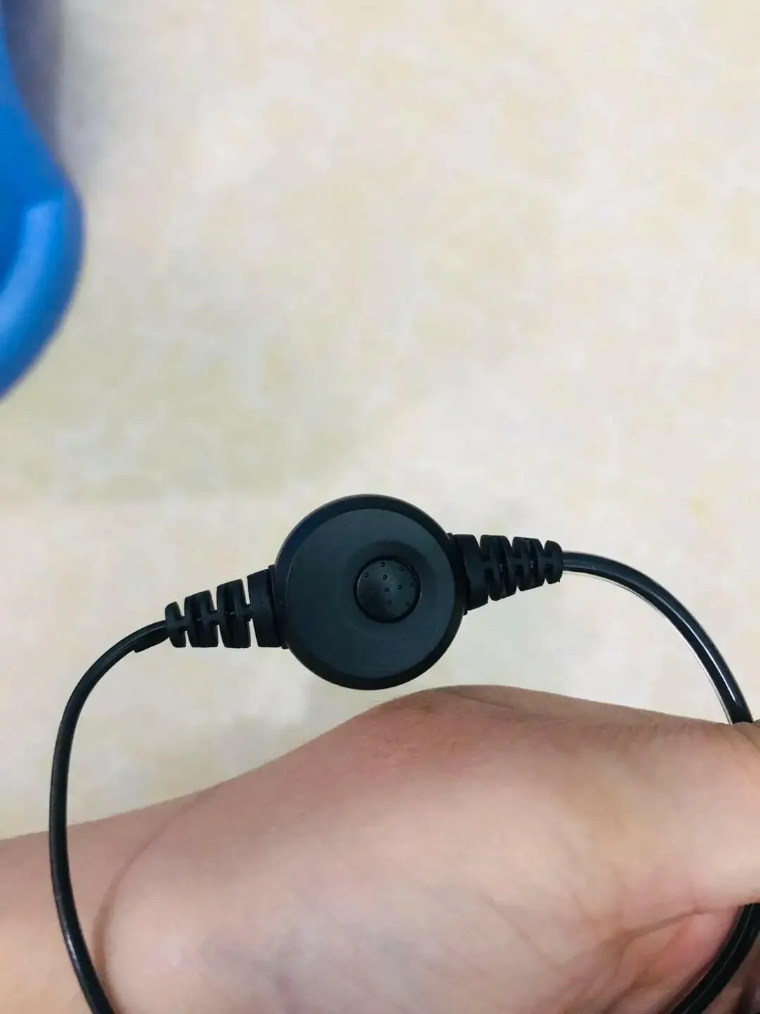 Walkie Talkie Earpierce handsfree  for Kewood Type Smile Face