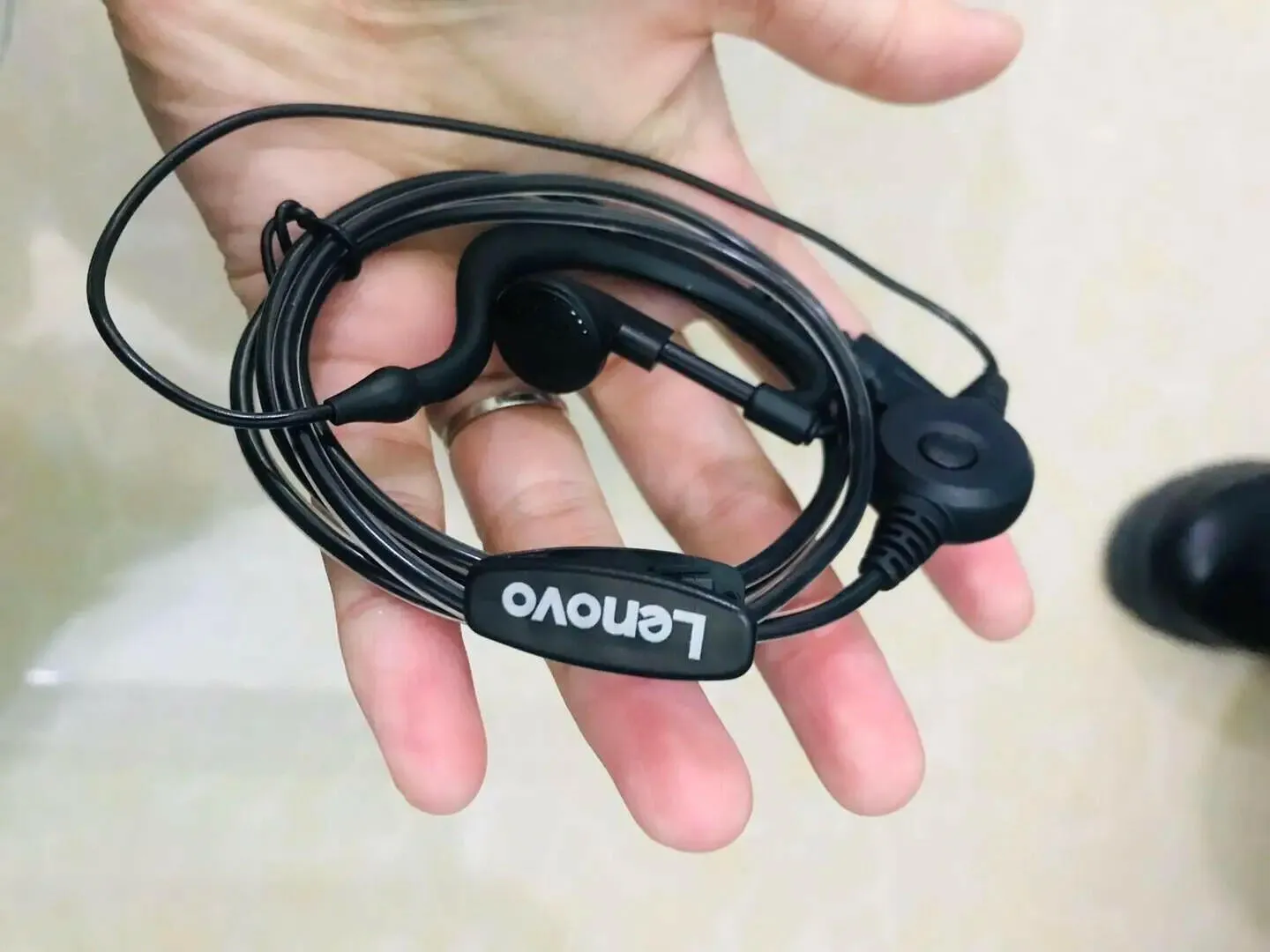 Walkie Talkie Earpierce handsfree  for Kewood Type Smile Face